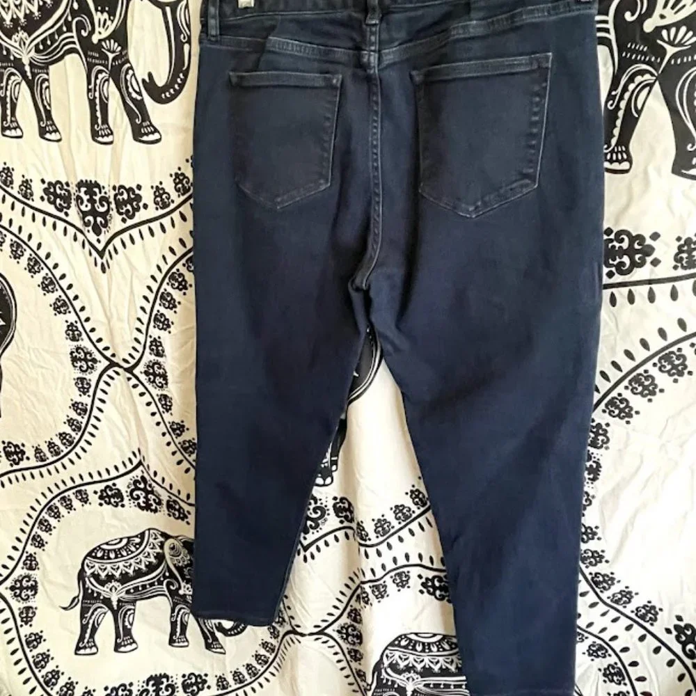 Women's Elie Tahari Jeans - Picture 2 of 3